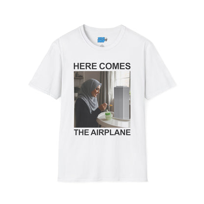 Here comes the airplane